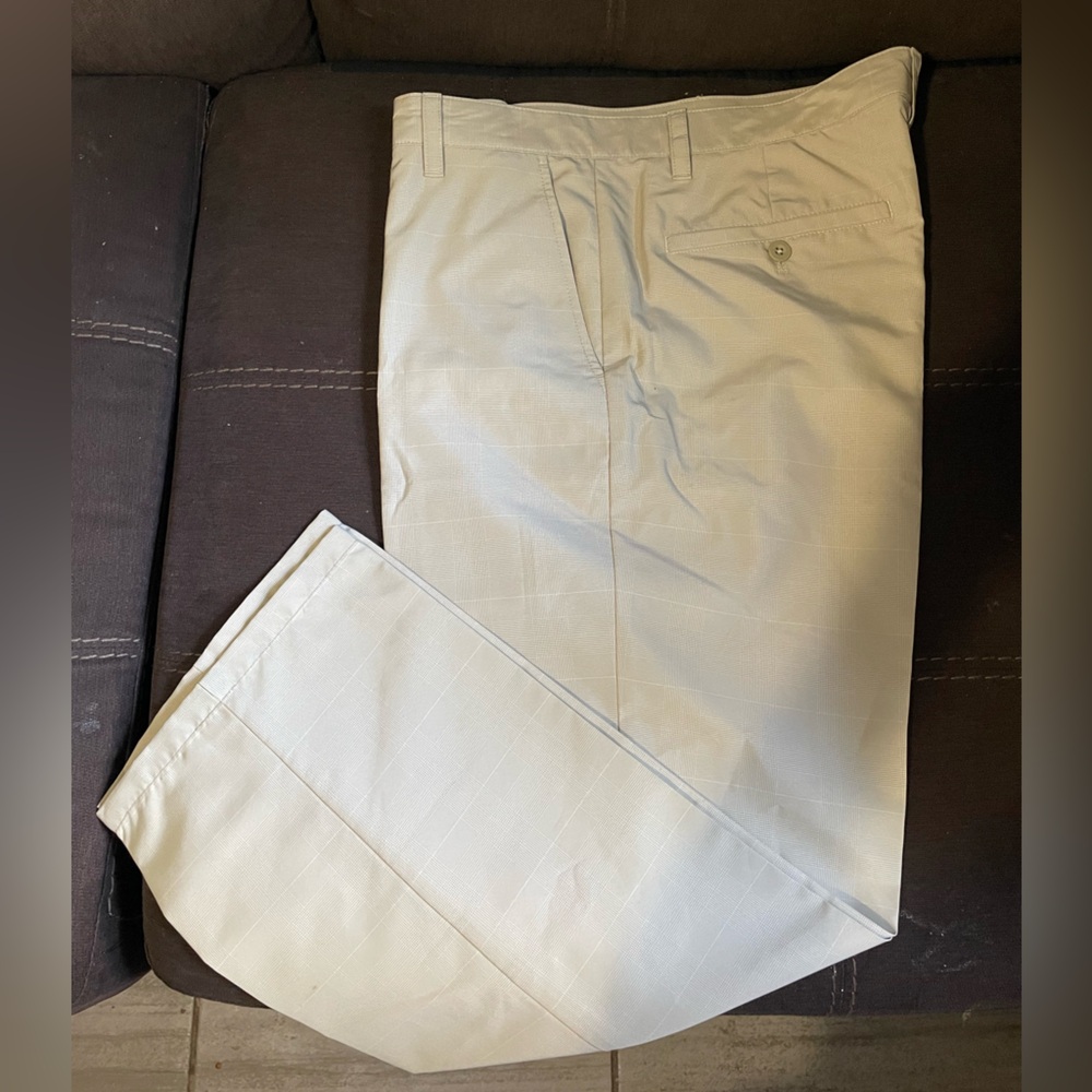 Light Cream Dress Pants for Men Izod Golf Size 34/29 Comfortable end Elegant - Picture 10 of 10